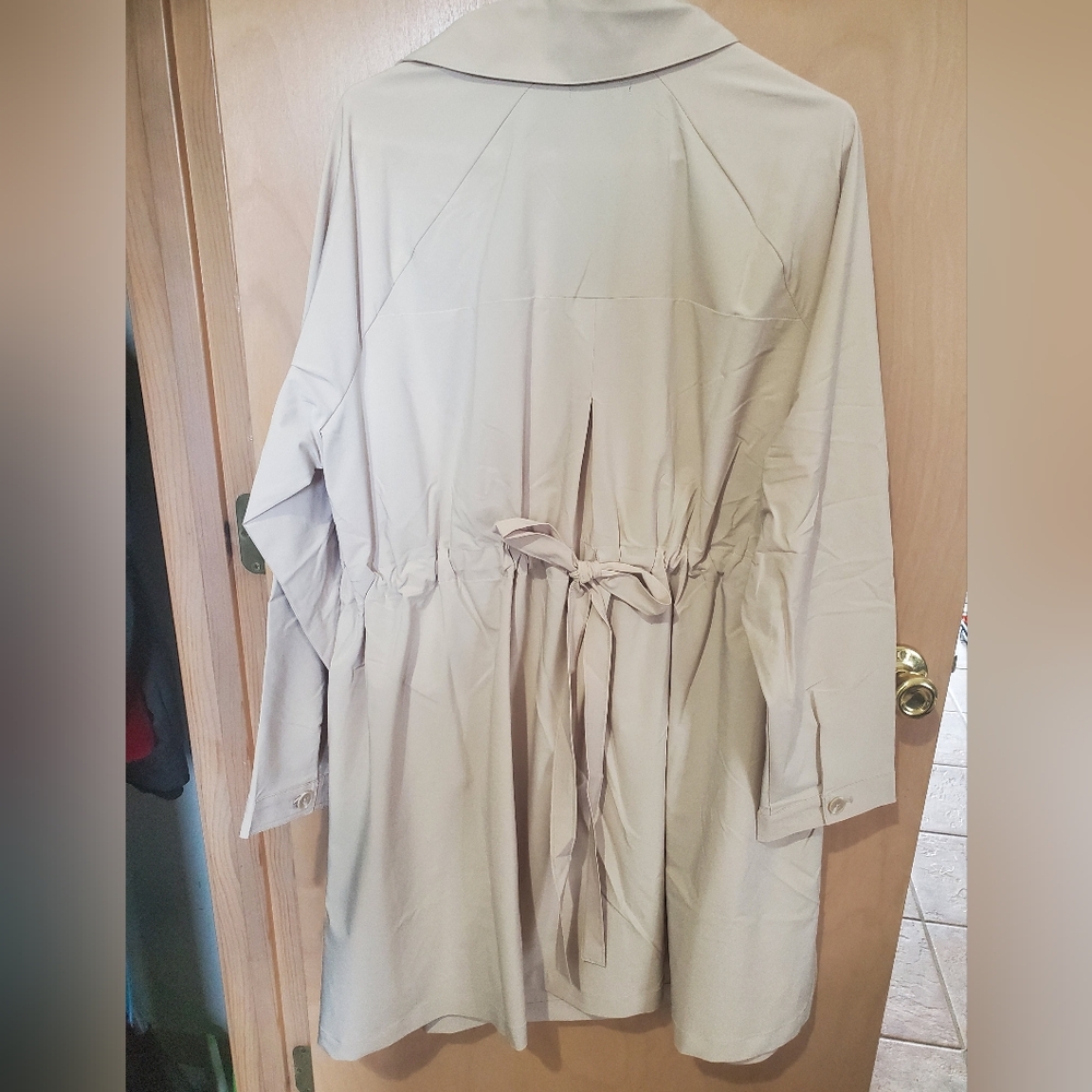 NWT, Torrid Women's Tan Trench Coat - Picture 7 of 7